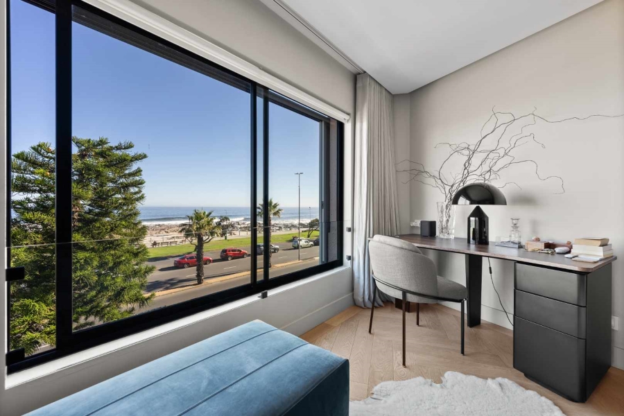 2 Bedroom Property for Sale in Sea Point Western Cape